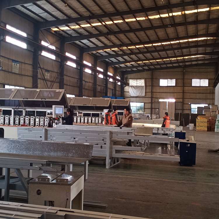 湖北火神山醫(yī)院的建造速度”中國建筑行業(yè)萬億級(jí)市場(chǎng)!(圖6) 裝配式建筑工廠