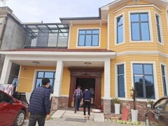 輕鋼老大帶領施工團隊給老業務拜年送福利！