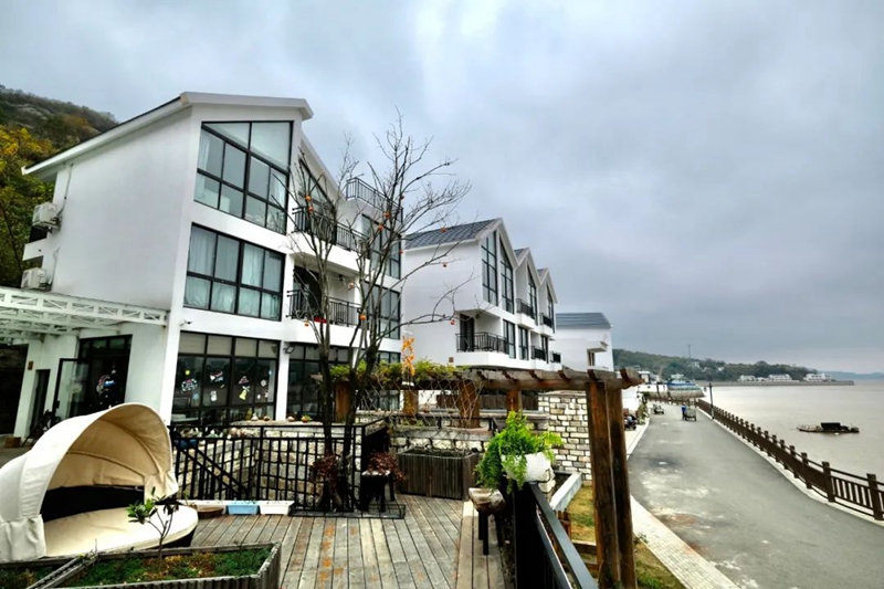 裝配式建筑助力鄉(xiāng)村振興,把閑置宅基地改造成了網(wǎng)紅民宿!(圖2) 睿婕輕鋼別墅