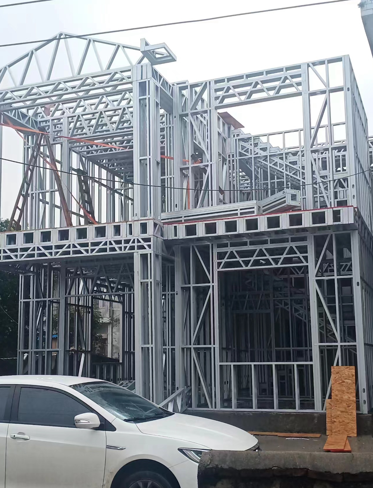 如果輕鋼龍骨生銹了是否影響安全？