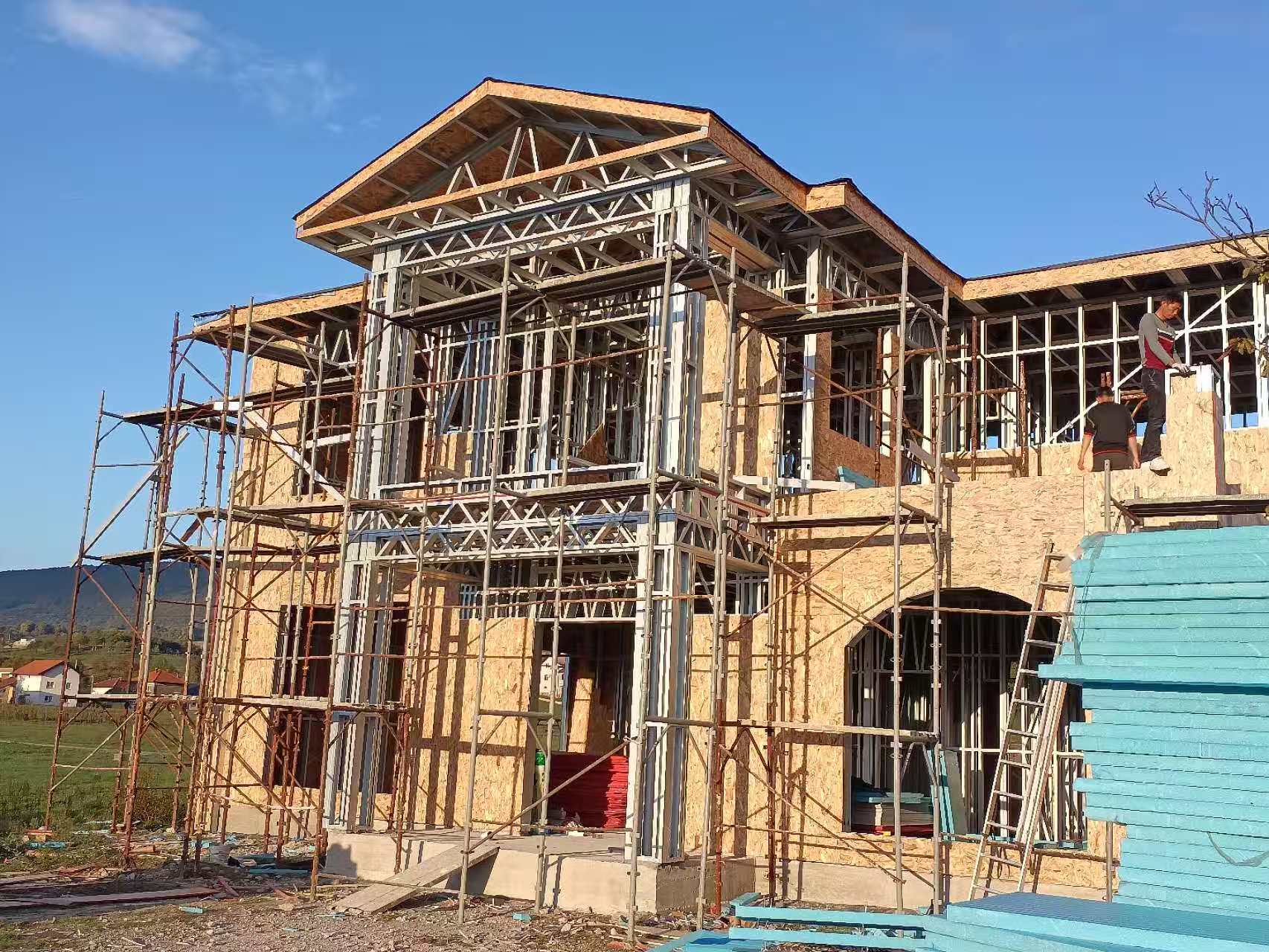 正在填充模板的輕鋼別墅 正在填充模板的輕鋼別墅